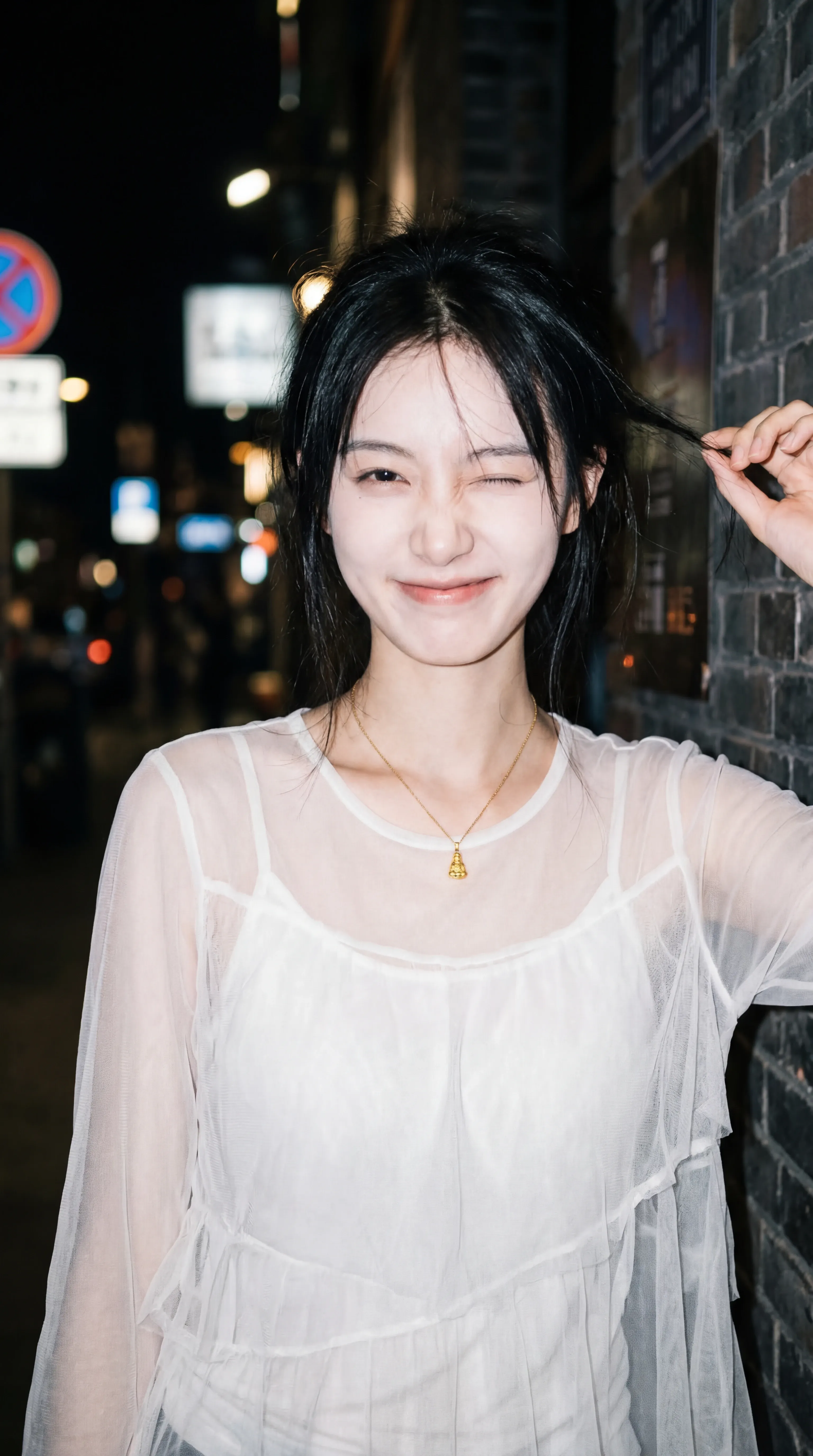 Real-Life Model Photo: Ethereal 19-Yr-Old Chinese Beauty